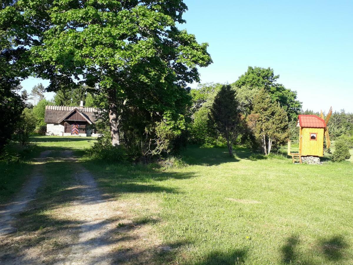 Sihi Country House Hiievalja Exterior photo